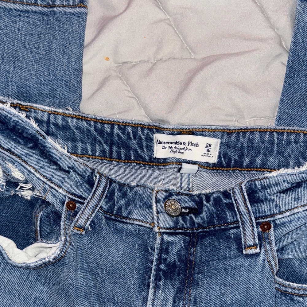 Abercrombie & Fitch Distressed Blue Jeans high waisted curve love